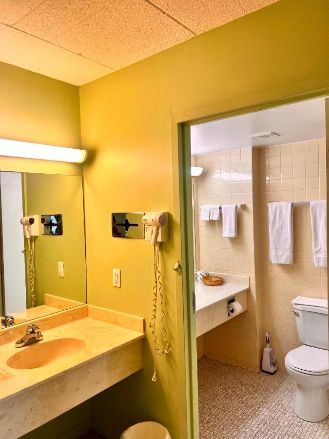 Lively Inn And Suites - Sudbury Naughton Zewnętrze zdjęcie